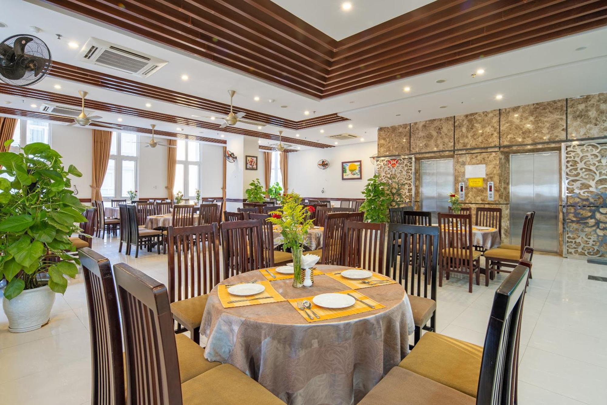 Tay Bac Hotel Da Nang Exterior photo